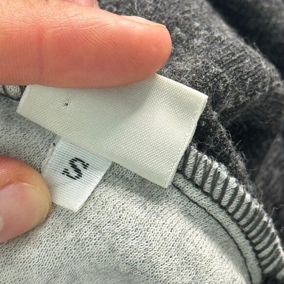 United colors of Benetton sweater made in Italy size small - Picture 8 of 8